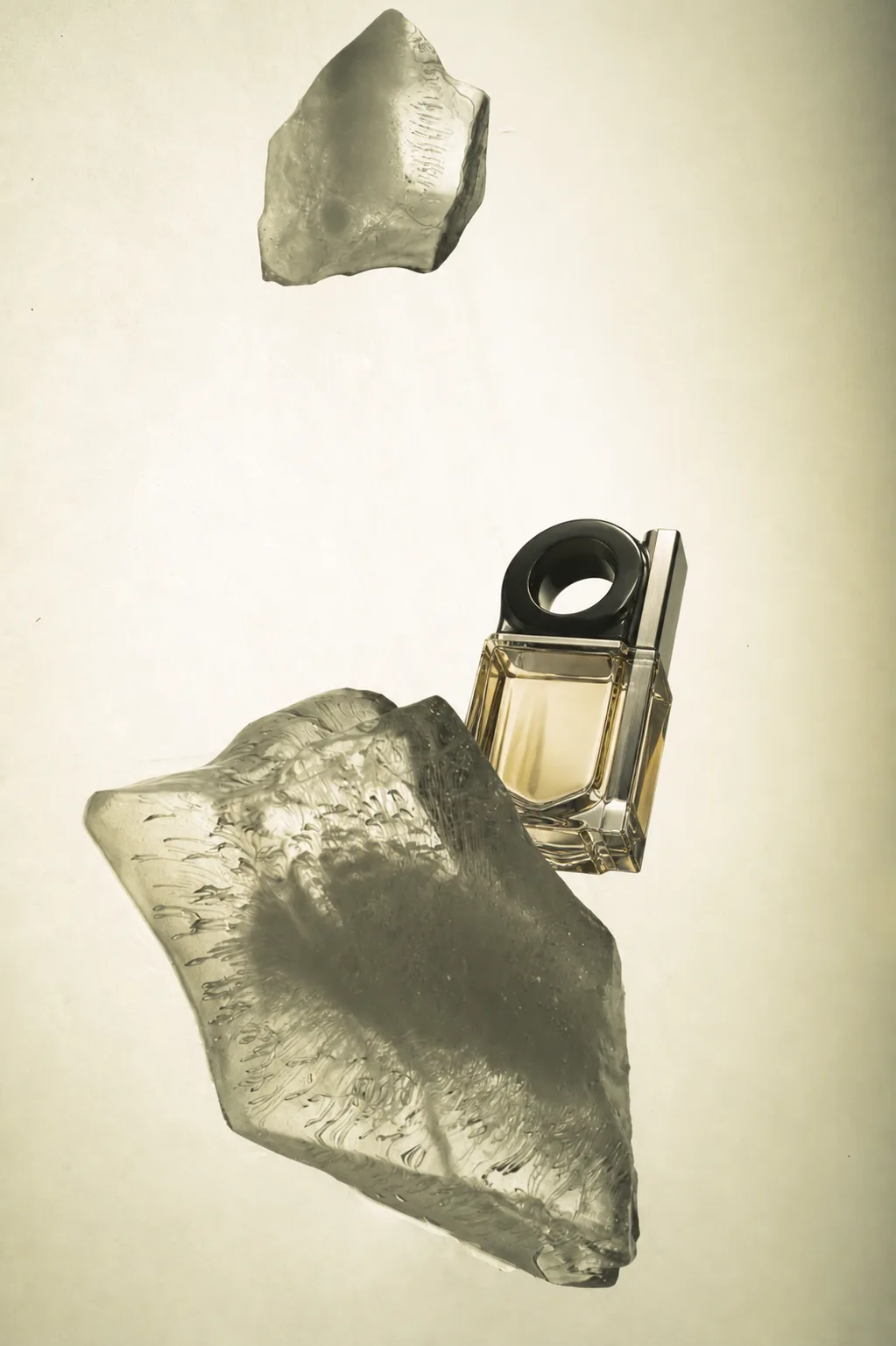 SCENT OBJECTS — MATERIAL AND LIGHT — 1